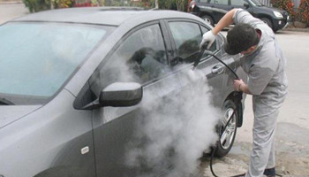 蒸汽發(fā)生器來進(jìn)行汽車清洗方便又高效
