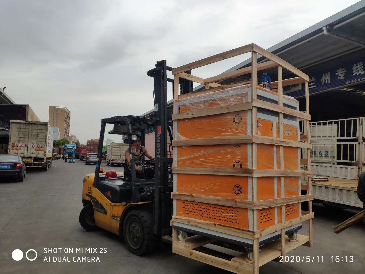 口罩加工廠商購買電加熱蒸汽發生器進行加熱熔噴布