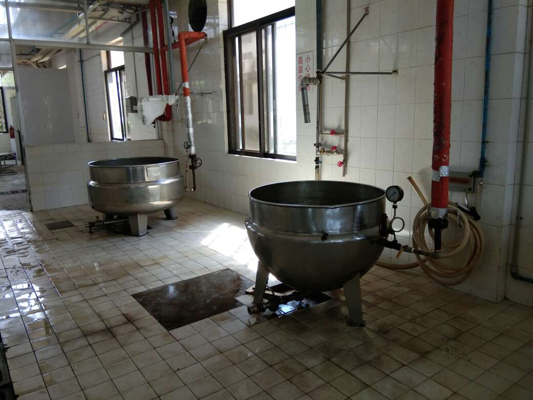 使用燃氣蒸汽發生器蒸黃豆制作醬料