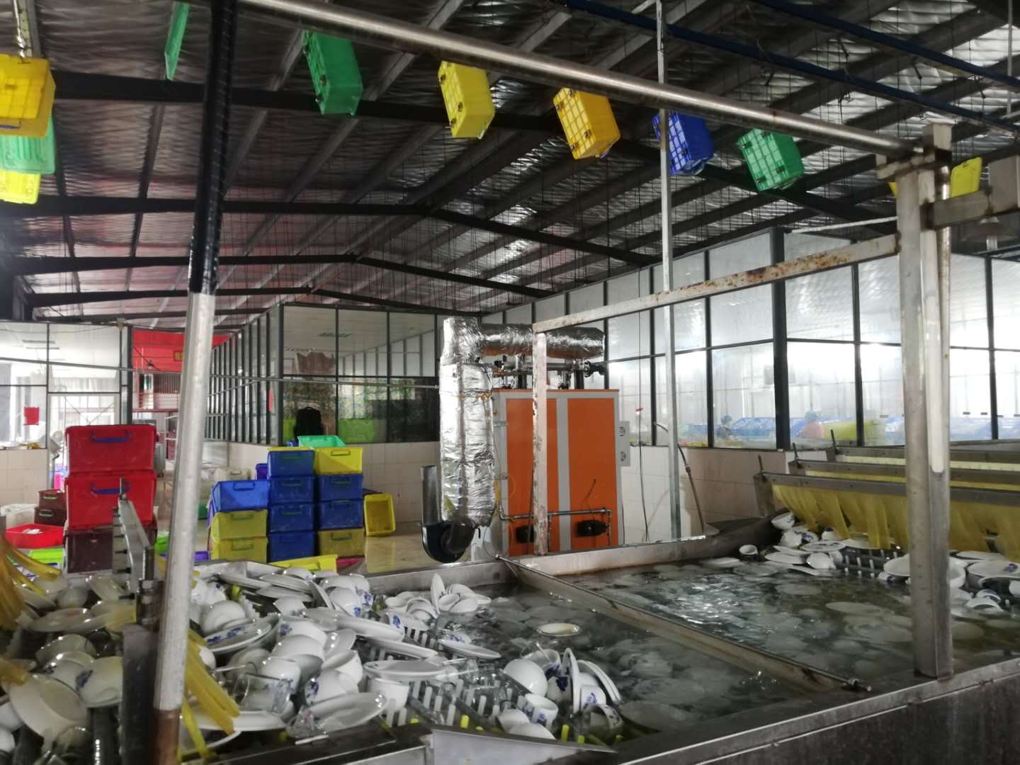 江蘇餐具消毒全自動電加熱蒸汽發生器進行消毒餐具