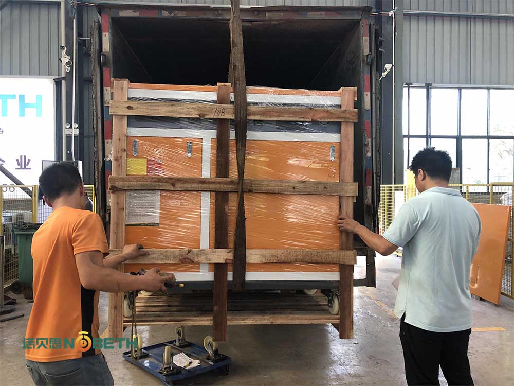 黑龍江中藥提純潔凈蒸汽發生器正在裝車發往物流中心